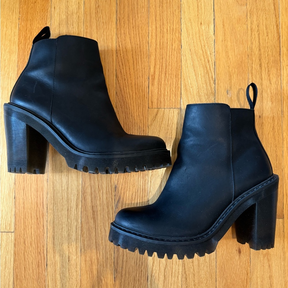 Dr. Martens high heel Chelsea boot black leather